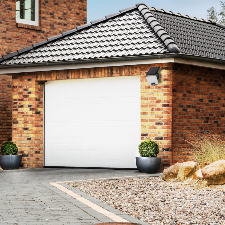 Luceco Solar Flood Light