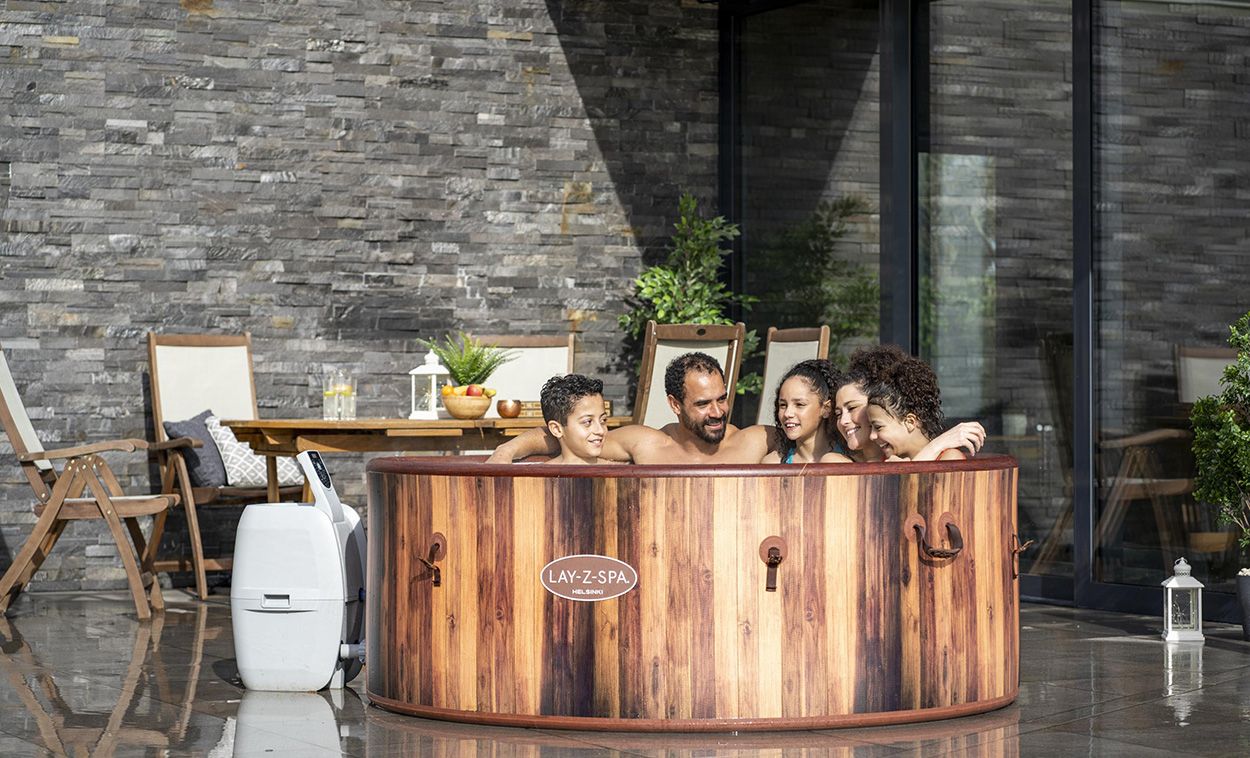 Lay-Z-Spa Helsinki AirJet – Batley DIY