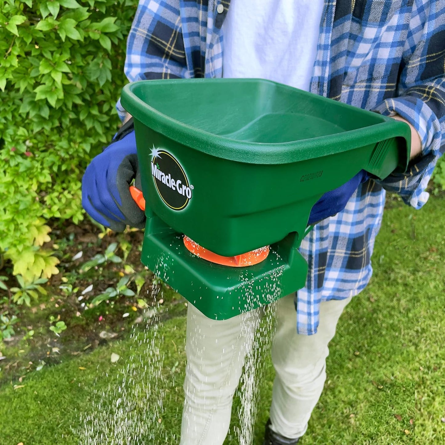 Miracle-Gro® Handy Spreader