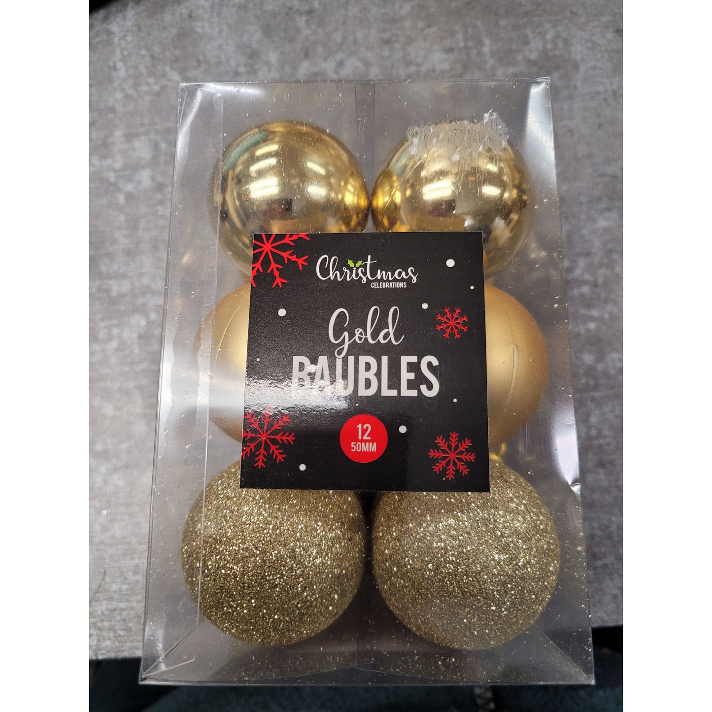 12 gold baubles