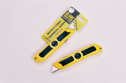 Worldwide Retractable Trimming Knife