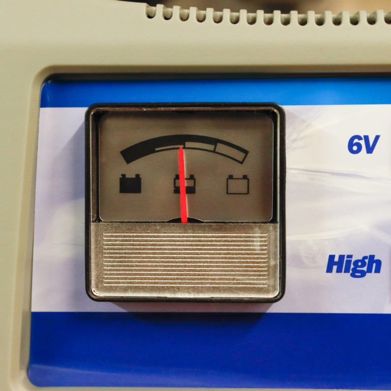 Streetwize 6/12v Automatic Battery Charger 8amp