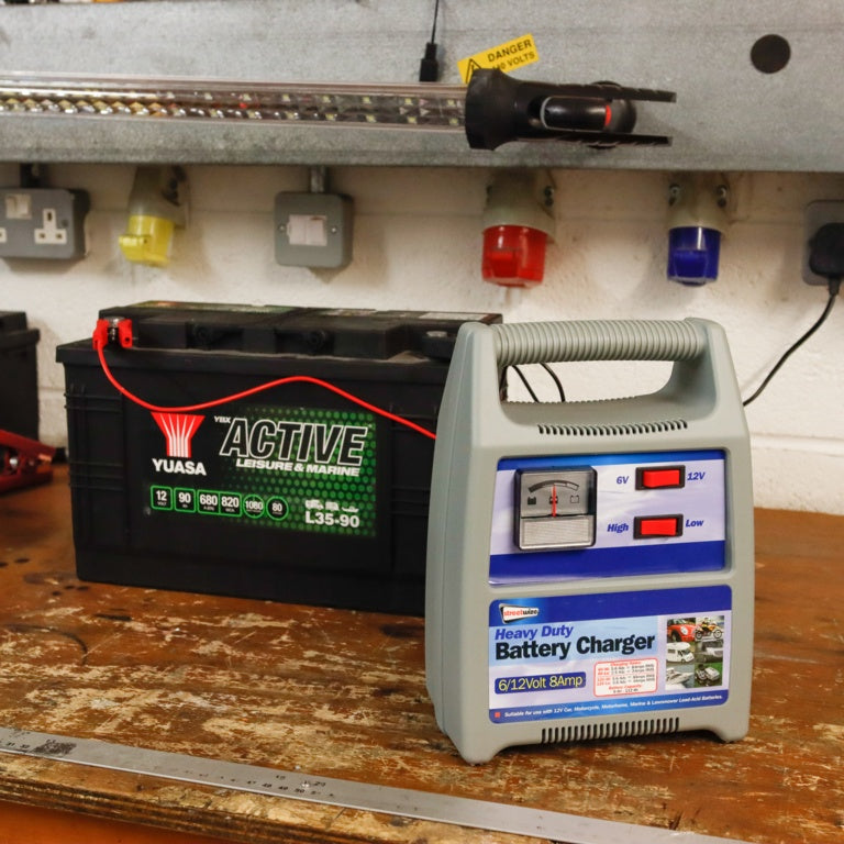 Streetwize 6/12v Automatic Battery Charger 8amp