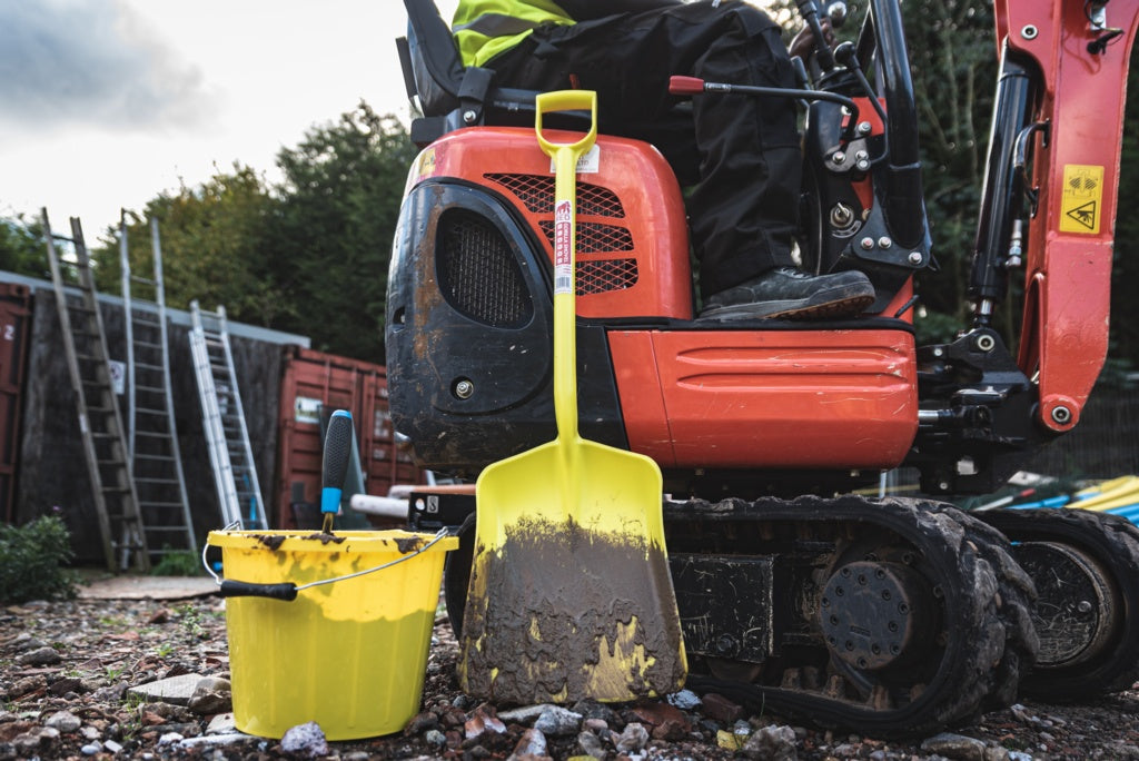 Red Gorilla Shovel With 101cm Yellow Handle