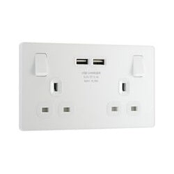 BG 13a 2g Plastic Switched Socket With 2 USBs