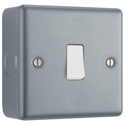Masterplug Metal Clad Single Socket 16a x 2 Way