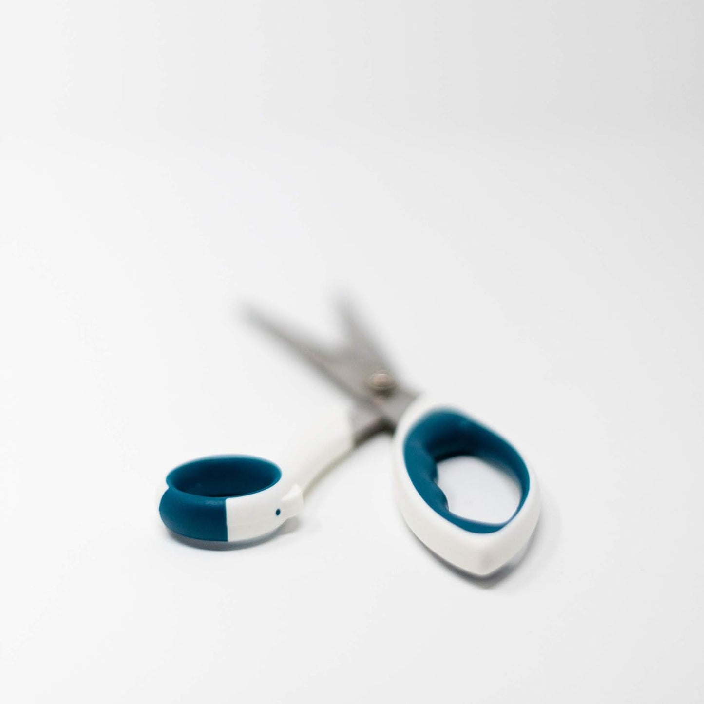 Korbond Dressing Making Scissors 9"