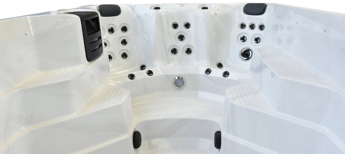 Canadian Spa 2025 13ft Swim Spa 15HP-Jet, 3-Person - St Lawrence Sport 390 x 226 x H120 cm