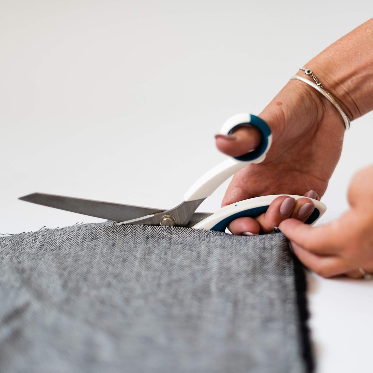 Korbond Dressing Making Scissors 9"