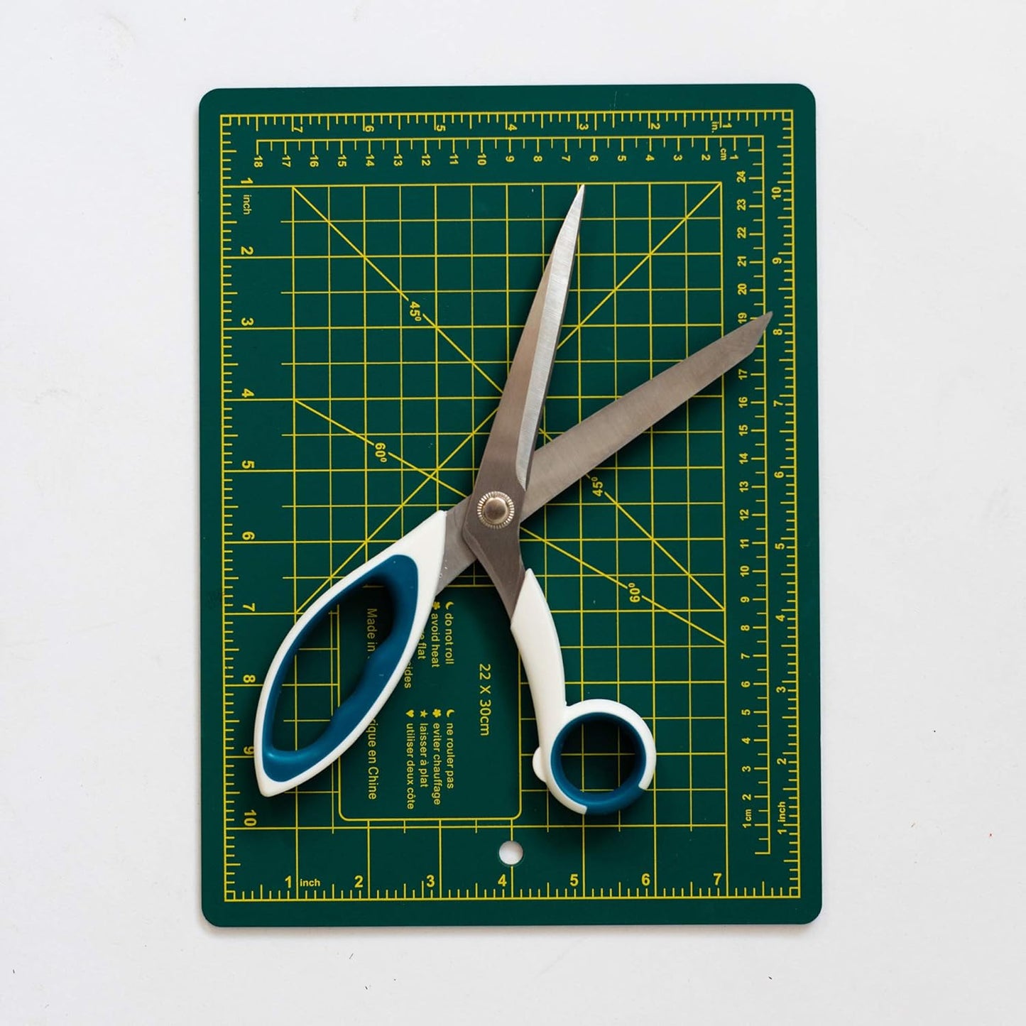 Korbond Dressing Making Scissors 9"