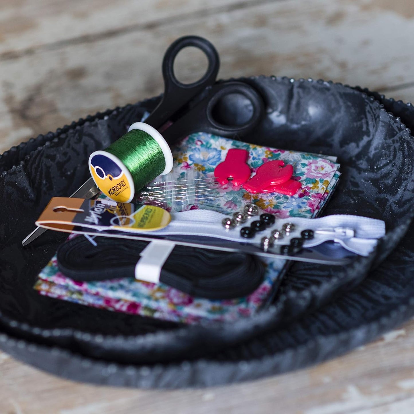 Korbond Needle Threaders & Cutters 3 Piece