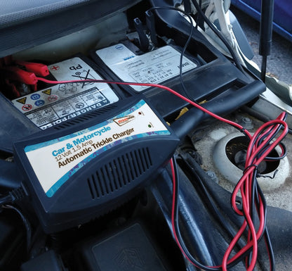 Streetwize Trickle Charger for Car & Motorcycle