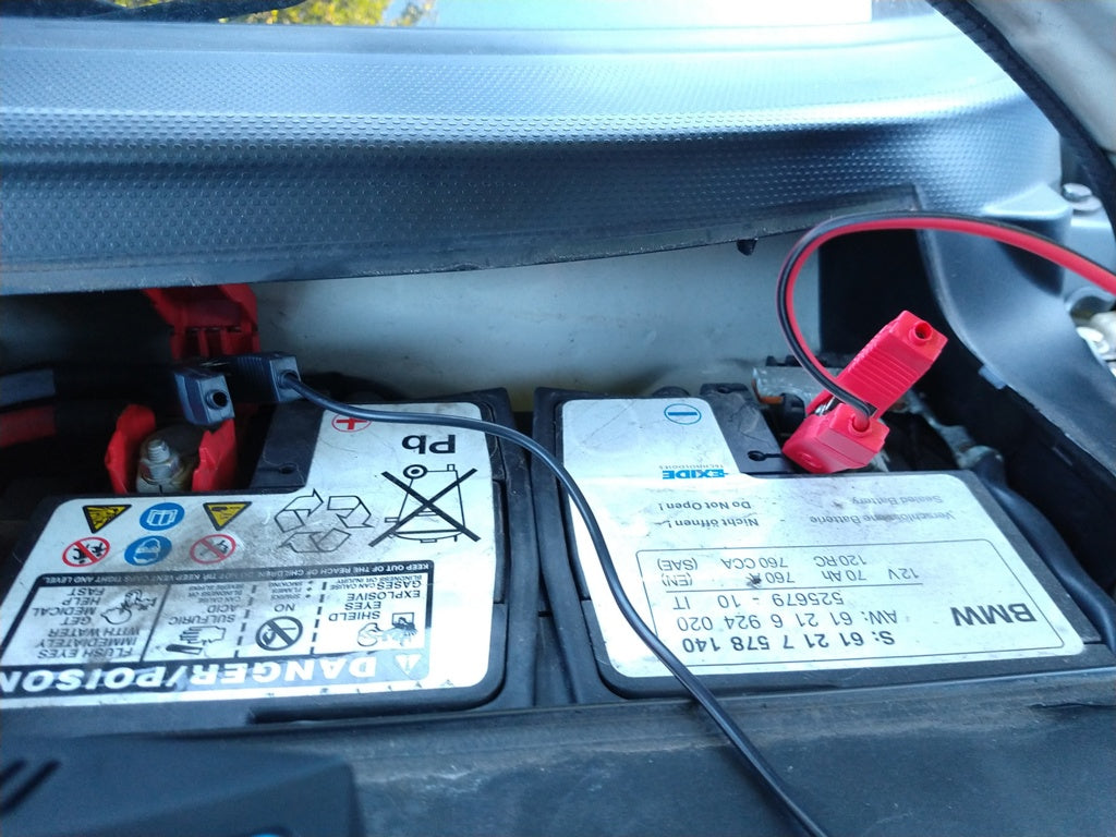 Streetwize Trickle Charger for Car & Motorcycle