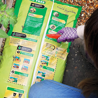 Miracle-Gro® Fruit & Vegetable Peat Free Compost