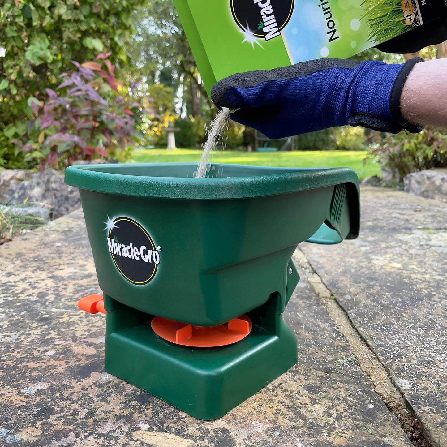 Miracle-Gro® 2 in 1 Nourish & Protect Seaweed Lawn Food