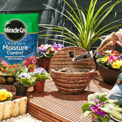 Miracle-Gro® Moisture Control Peat Free Compost