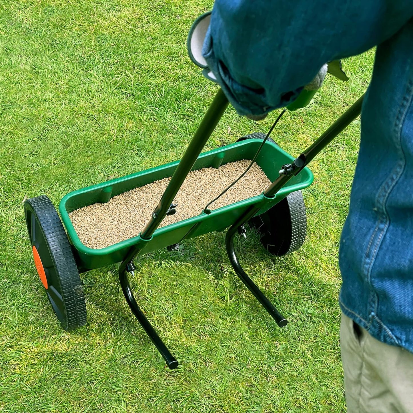 Miracle-Gro® Drop Spreader