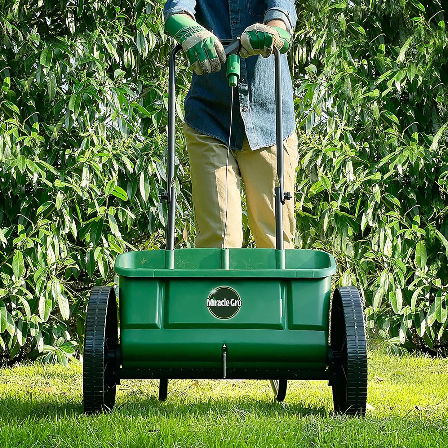 Miracle-Gro® Drop Spreader