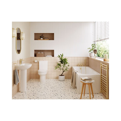 Suite completa Floyer y baño con acabados cromados