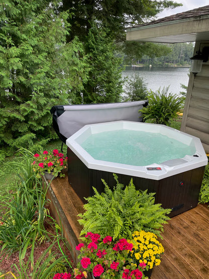 Canadian Spa Muskoka 14-Jet 4-Person Spa