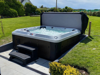 Canadian Spa Alberta AI Hot Tub | 6-Person 57-Jet