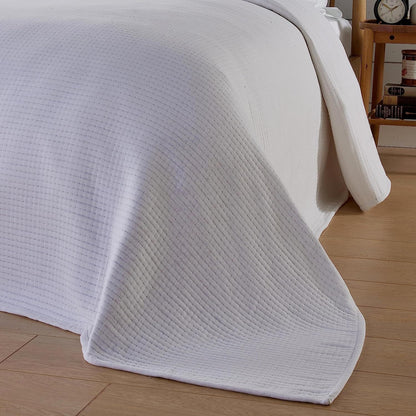 Hotel Collection 240 x 260 cm Quilted Bedspread in Sustainable Cotton Soft and Durable White and Grey Bedding for Elegant Bedroom Decor by OLIVIA ROCCO