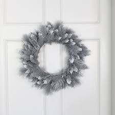 Premier Silver Tip Wreath