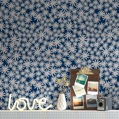 Muriva Skinny Dip Daisy Blue Wallpaper (180511)