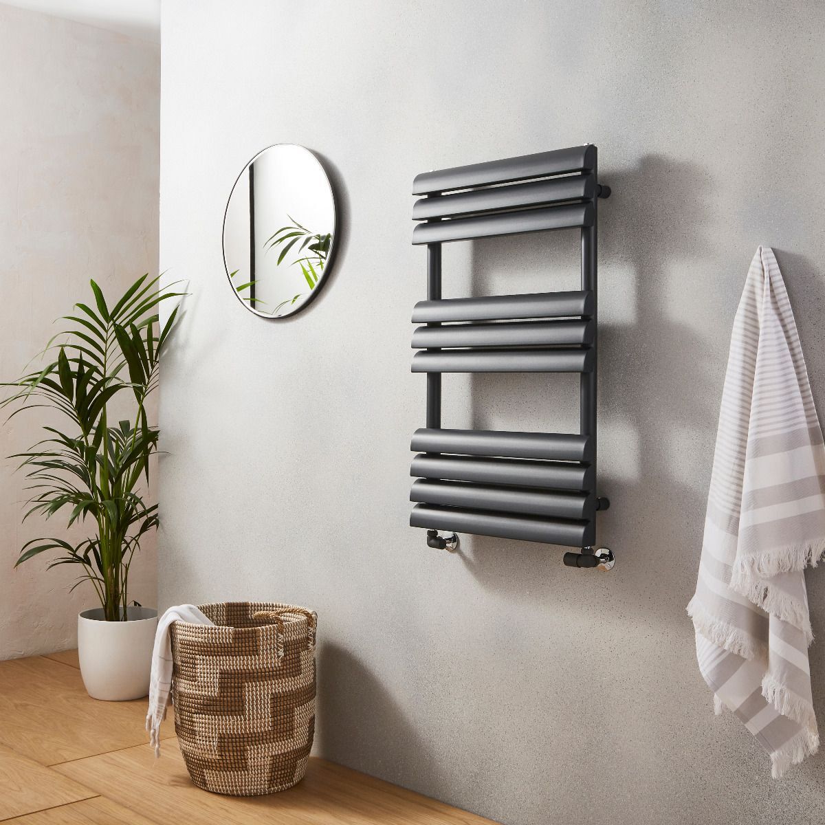 Venetian 850X500 Towel Rail Anthracite