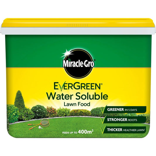 Miracle-Gro® Engrais pour pelouse soluble dans l'eau, pot de 2 kg