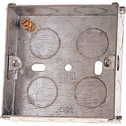 Caja metálica Dencon de 1 módulo y 15 mm según BS4664, empaquetada en piel